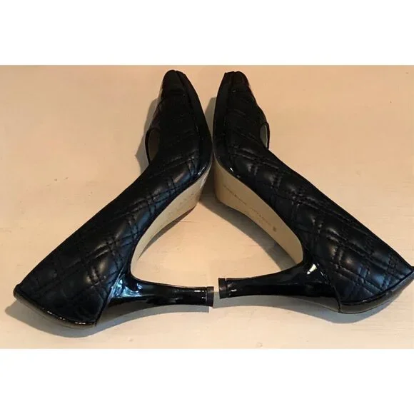 Women's Adrienne Vittadini Shoes Jantine Black Quilted Leather Heels Size 6M - Picture 8 of 12
